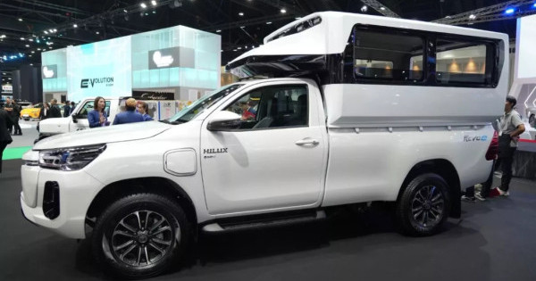 Toyota Hilux Revo BEV ‘Songthaew’, Truk Pikap Proper Ini Muncul di Thailand